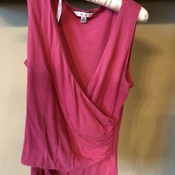 🌹 CAbi pink faux wrap sleeveless top it is sewn - Picture 3 of 6
